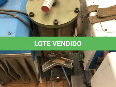 LOTE 372 - Prensa