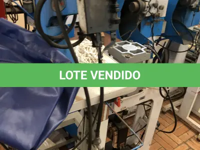 LOTE 389 - máquina de pingar cola