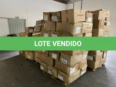 LOTE 005 - lote de sapatos diversos modelos em 6 palets em caixas, aprox. 2300 pares