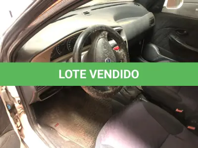 LOTE 000 - VEÍCULO FIAT/ PALIO WEEKEND ELX 2001