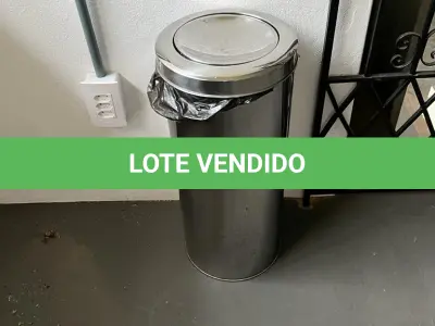 LOTE 029 - lixeira em inox