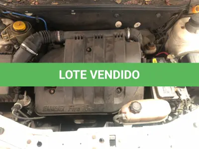 LOTE 000 - VEÍCULO FIAT/ PALIO WEEKEND ELX 2001