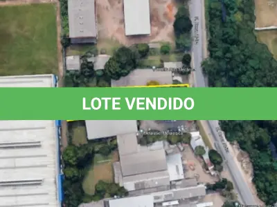 LOTE 001 - Um terreno c/1.360,00m², caracterizado c/o nº11, do desmembramento, sito no Beco de Servidão em continuação da R. Dona Alzira, sob nº 952