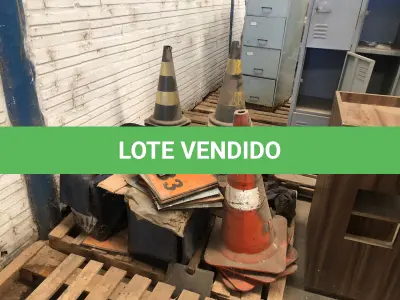 LOTE 017 - LOTE DE CONES E PLACAS SINALIZADORAS