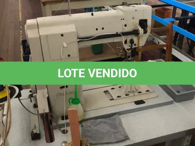 LOTE 138 - Máquina de costura