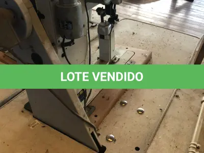 LOTE 229 - Máquina de costura