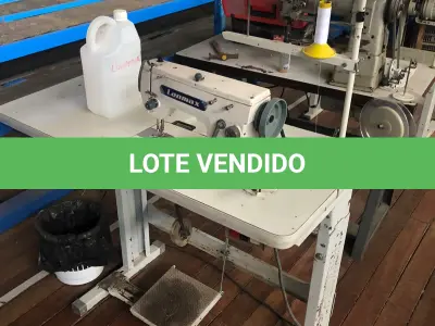 LOTE 182 - Máquina de costura