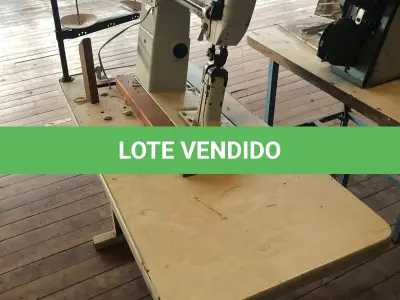 LOTE 218 - Máquina de costura