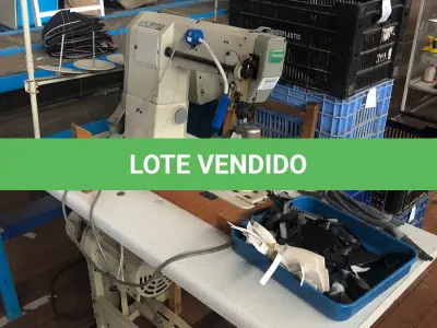 LOTE 176 - Máquina de costura