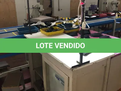 LOTE 163 - Mesa com iluminação