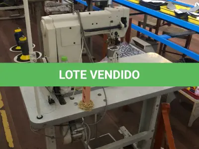LOTE 142 - Máquina de costura