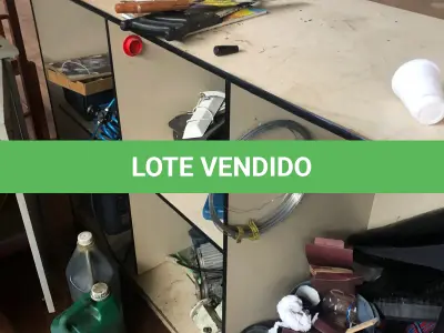 LOTE 152 - Balcão de madeira