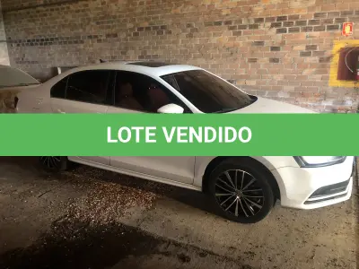 LOTE 001 - Veículo VW Volkswagen Jetta Highline 2.0 TSI 16v 4p Tiptronic, fabricação/modelo 2017/2017 (sem chave)