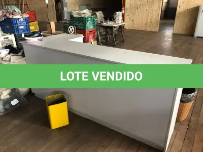 LOTE 205 - Balcão