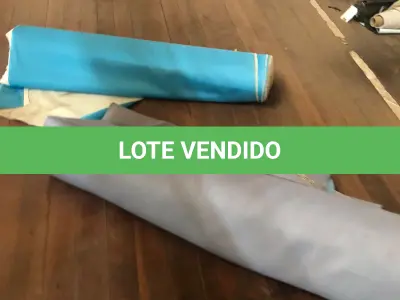 LOTE 246 - Lote com rolos de tecido, sintético, componentes
