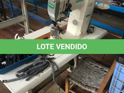 LOTE 176 - Máquina de costura