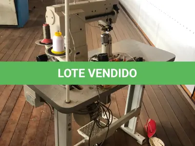 LOTE 209 - Máquina de costura