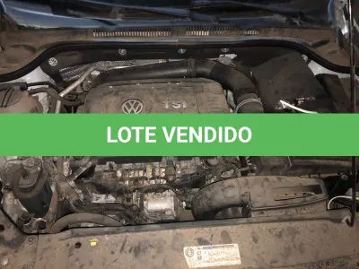 LOTE 001 - Veículo VW Volkswagen Jetta Highline 2.0 TSI 16v 4p Tiptronic, fabricação/modelo 2017/2017 (sem chave)