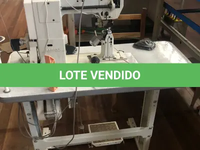 LOTE 159 - Máquina de costura