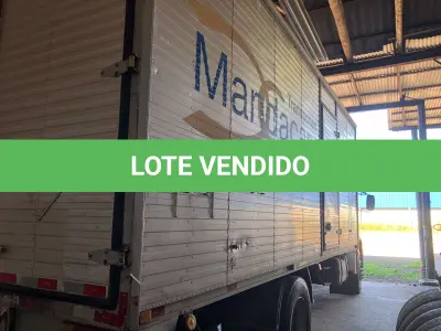 LOTE 073 - "CAMINHÃO VW WORKER 17-180, BRANCO, C/BAÚ, S/PLACAS, MOTOR DESMONTADO E FALTANDO PEÇAS, PLACAS IPO 5691 (25.000,00 caminhão + 8.000,00 baú)"