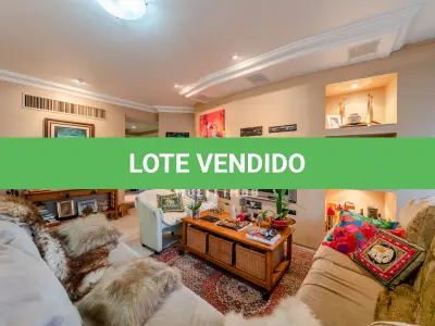 LOTE 000 - O apartamento nº 601 no Ed. Maison Paris, na Rua Pedro Ivo nº 532. O espaço de estacionamento coberto nº 01. O espaço de estacionamento coberto nº 02