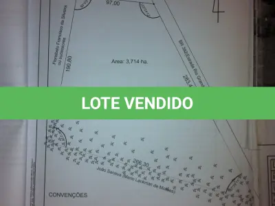 LOTE 000 - Uma fração de campo c/ár. de 3,7139ha, sitio de lazer, c/um prédio de alvenaria e demais benfeitorias