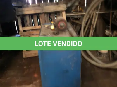 LOTE 080 - BANCADA COM ESMERIL