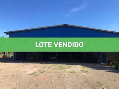 LOTE 071 - ESTRUTURA DE PAVILHÃO EM METAL, APROXIMADAMENTE 800m² DE ÁREA GALPÃO OFICINA
