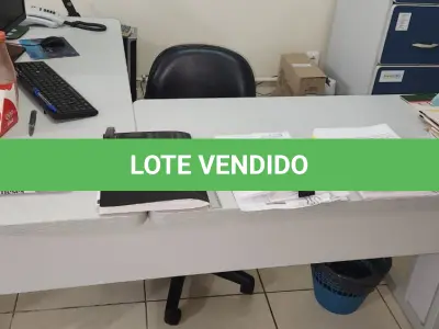 LOTE 160 - 5 MESAS EM L, CINZA, C/ 2 GAVETAS
