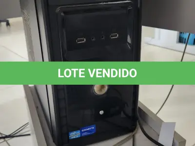 LOTE 100 - 7 COMPUTADORES COM MONITOR, TELCADO, MOUSE E ESTABILIZADOR