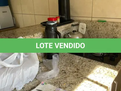 LOTE 158 - 2 GARRAFAS TÉRMICAS