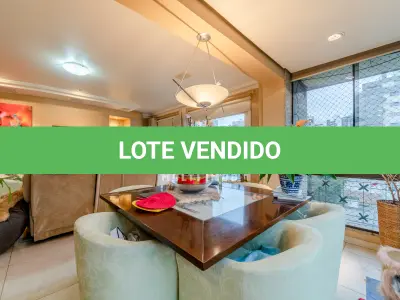 LOTE 000 - O apartamento nº 601 no Ed. Maison Paris, na Rua Pedro Ivo nº 532. O espaço de estacionamento coberto nº 01. O espaço de estacionamento coberto nº 02