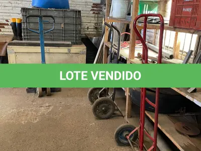 LOTE 094 - 3 CARRINHOS DE CARGA, 1 E 2 RODAS