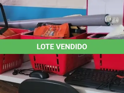 LOTE 165 - 10 CESTOS DE COMPRAS, VERMELHO
