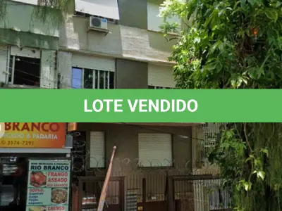LOTE 000 - O apartamento nº 302 do Ed. Ruth, na R. Felipe Camarão nº 170 sendo 91,100m2 de área real privativa