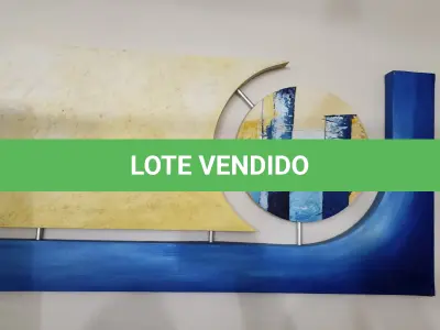 LOTE 203 - TELA DECORATIVA PINTADA A MÃO, RETANGULAR, AZUL E AMARELO