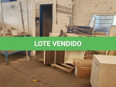 LOTE 040 - LOTE DE MÓVEIS DE DESMONTADOS