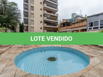 LOTE 000 - O apartamento nº 601 no Ed. Maison Paris, na Rua Pedro Ivo nº 532. O espaço de estacionamento coberto nº 01. O espaço de estacionamento coberto nº 02