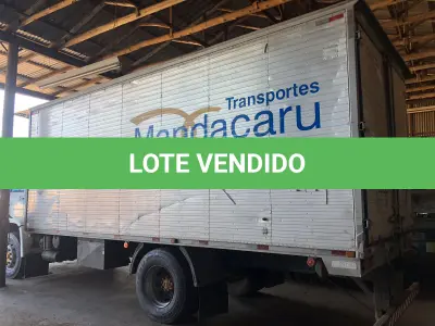 LOTE 073 - "CAMINHÃO VW WORKER 17-180, BRANCO, C/BAÚ, S/PLACAS, MOTOR DESMONTADO E FALTANDO PEÇAS, PLACAS IPO 5691 (25.000,00 caminhão + 8.000,00 baú)"