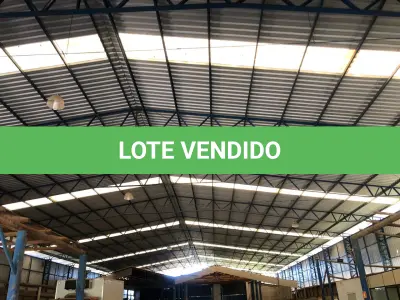 LOTE 071 - ESTRUTURA DE PAVILHÃO EM METAL, APROXIMADAMENTE 800m² DE ÁREA GALPÃO OFICINA