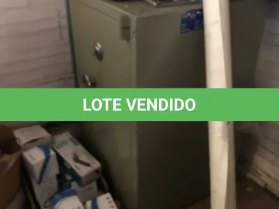 LOTE 030 - COFRE DE AÇO