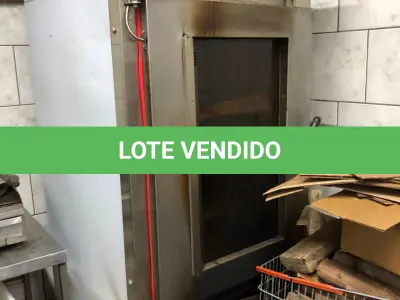 LOTE 002 - Lote com equipamentos, prateleiras e etc