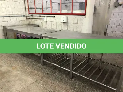 LOTE 002 - Lote com equipamentos, prateleiras e etc