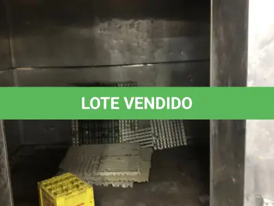 LOTE 002 - Lote com equipamentos, prateleiras e etc