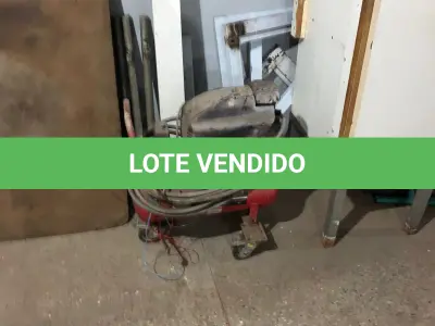 LOTE 002 - Lote com equipamentos, prateleiras e etc