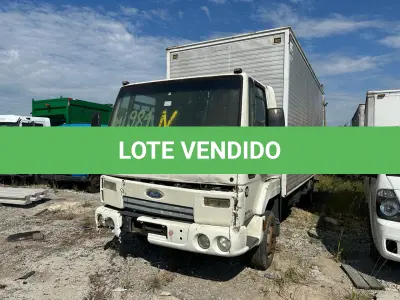 LOTE 000 - FORD CARGO 815 E ANO 2011