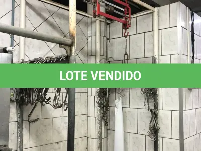 LOTE 002 - Lote com equipamentos, prateleiras e etc