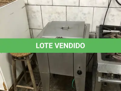 LOTE 002 - Lote com equipamentos, prateleiras e etc