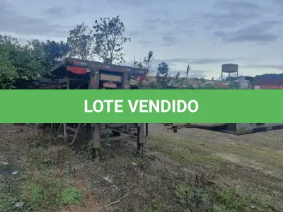 LOTE 010 - Semi reboque placa IUQ4837, fab/mod 2013/2013