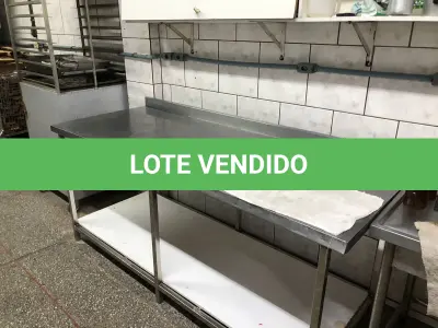 LOTE 002 - Lote com equipamentos, prateleiras e etc